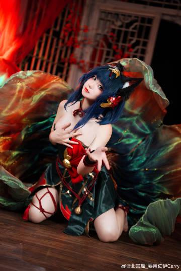 刷到阿狸cos照时我正在纽约地铁没信号，突然懂了海外党看国服的痛