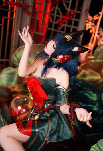 刷到阿狸cos照时我正在纽约地铁没信号,突然懂了海外党看国服的痛