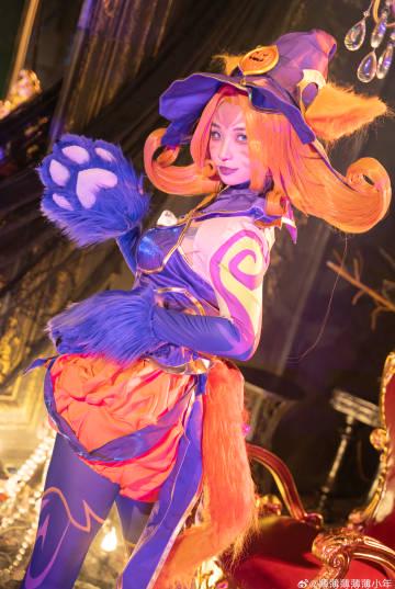 在纽约地铁刷到万圣节妮蔻cos照,我忽然懂了海外华人的追剧打游戏有多难